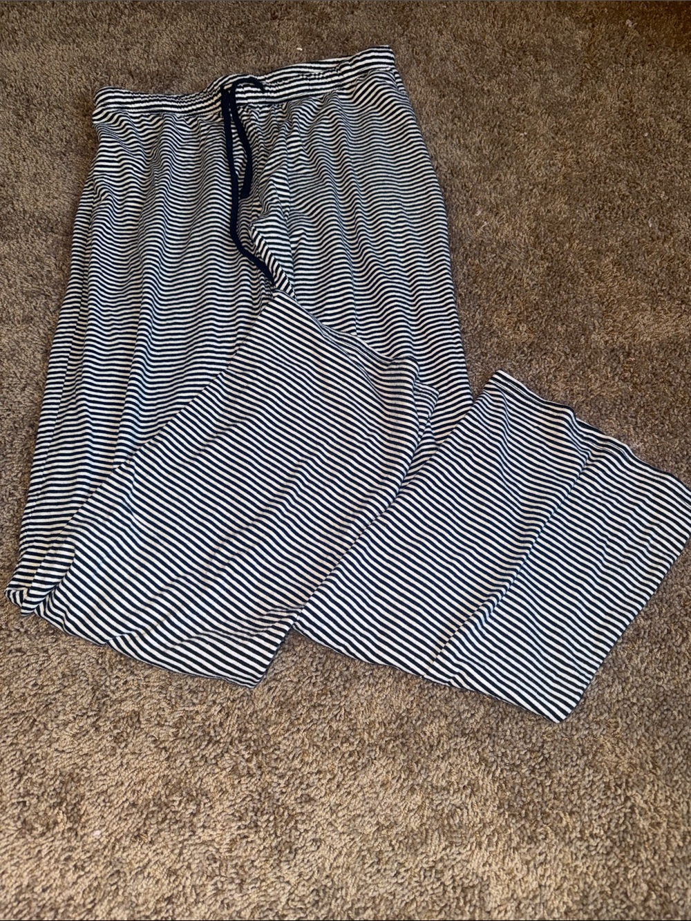 Xhilaration black and white lounge pants